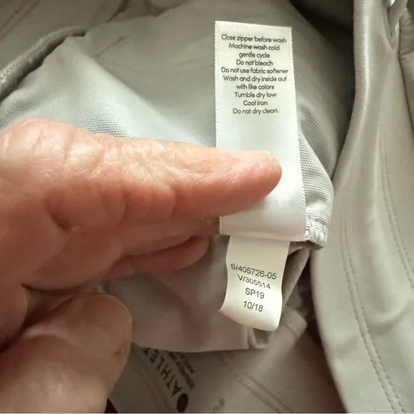 Athleta Joggers Gray Pull-on Pants Drawstring Women’s Size 12P - Picture 15 of 15
